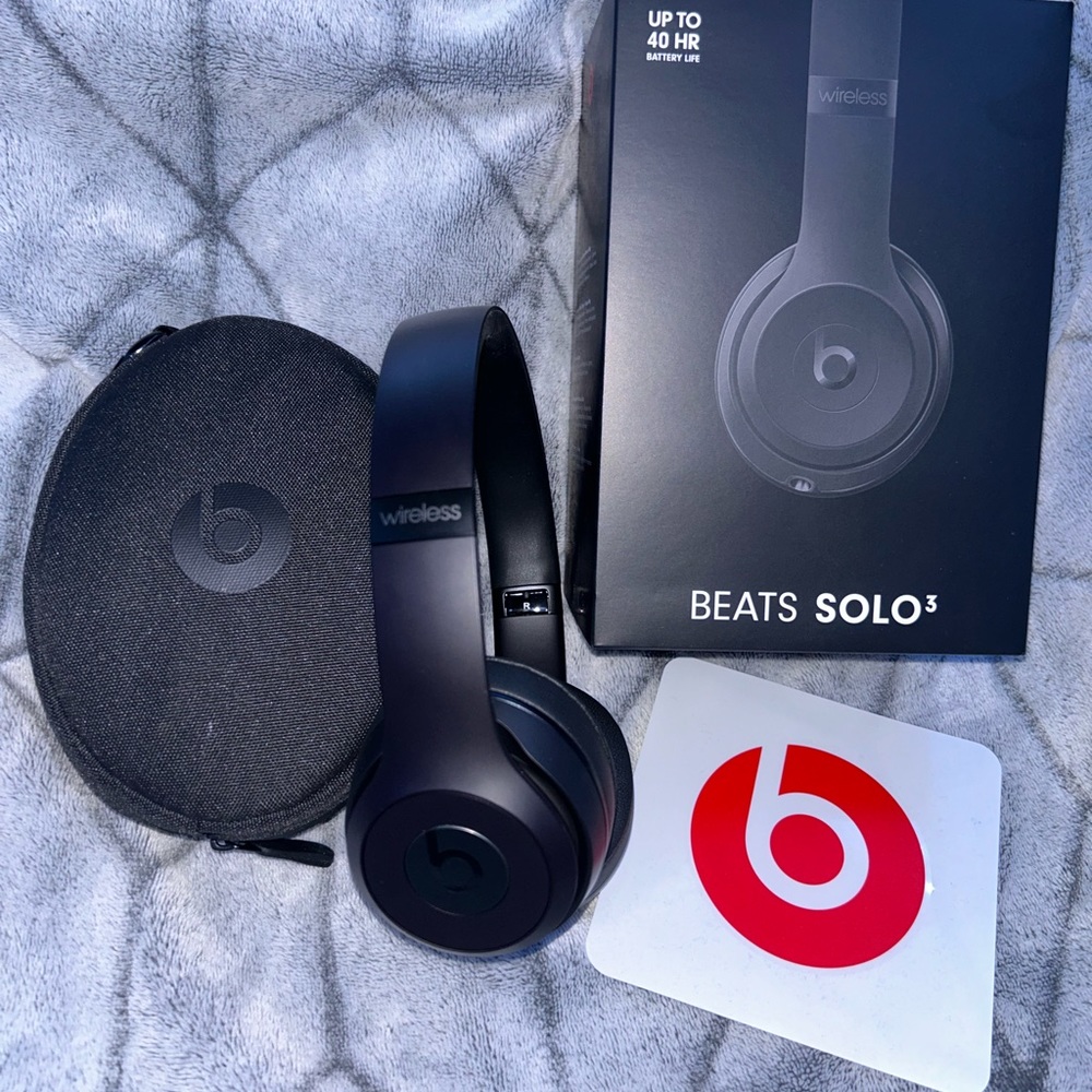 BEATS SOLO HEADPHONES